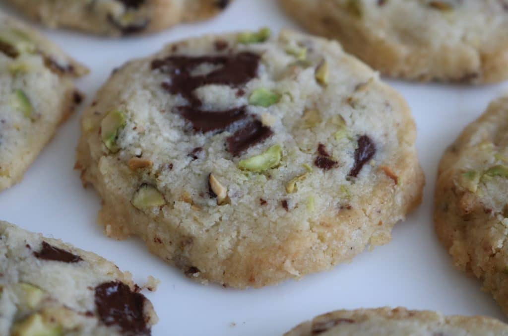 Pistachio chocolate shortbread