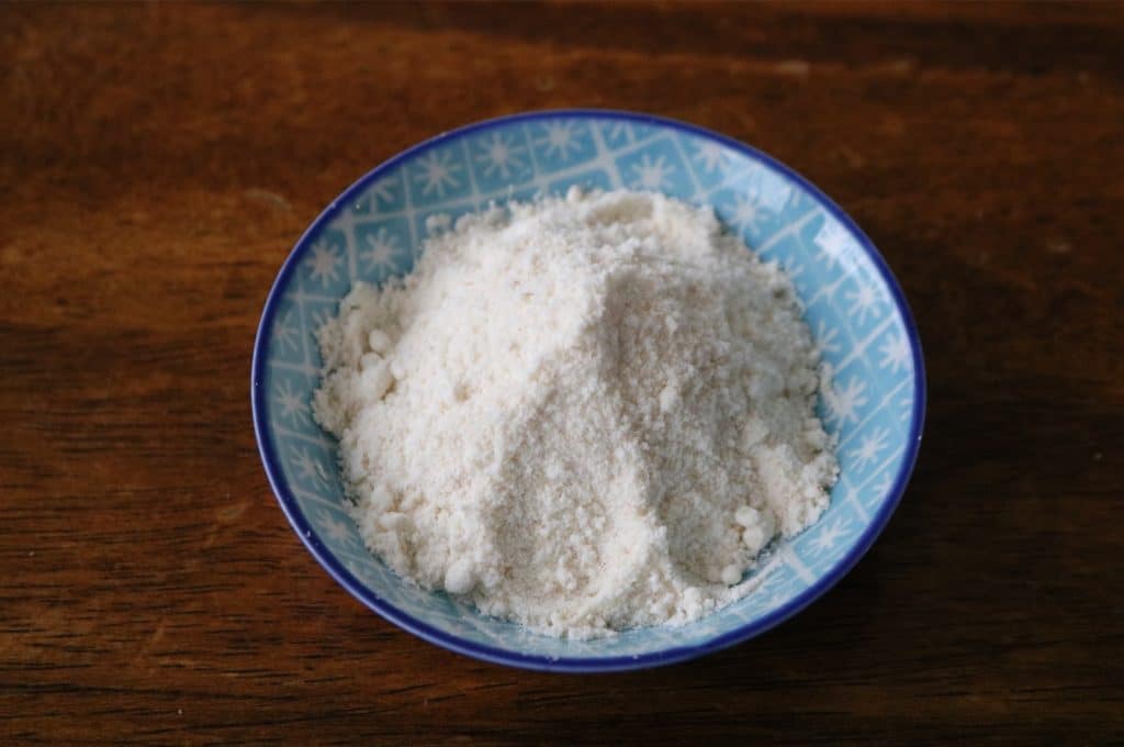 Lebanese kishik powder