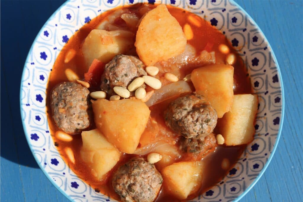 Dawwod basha lebanese meatballs