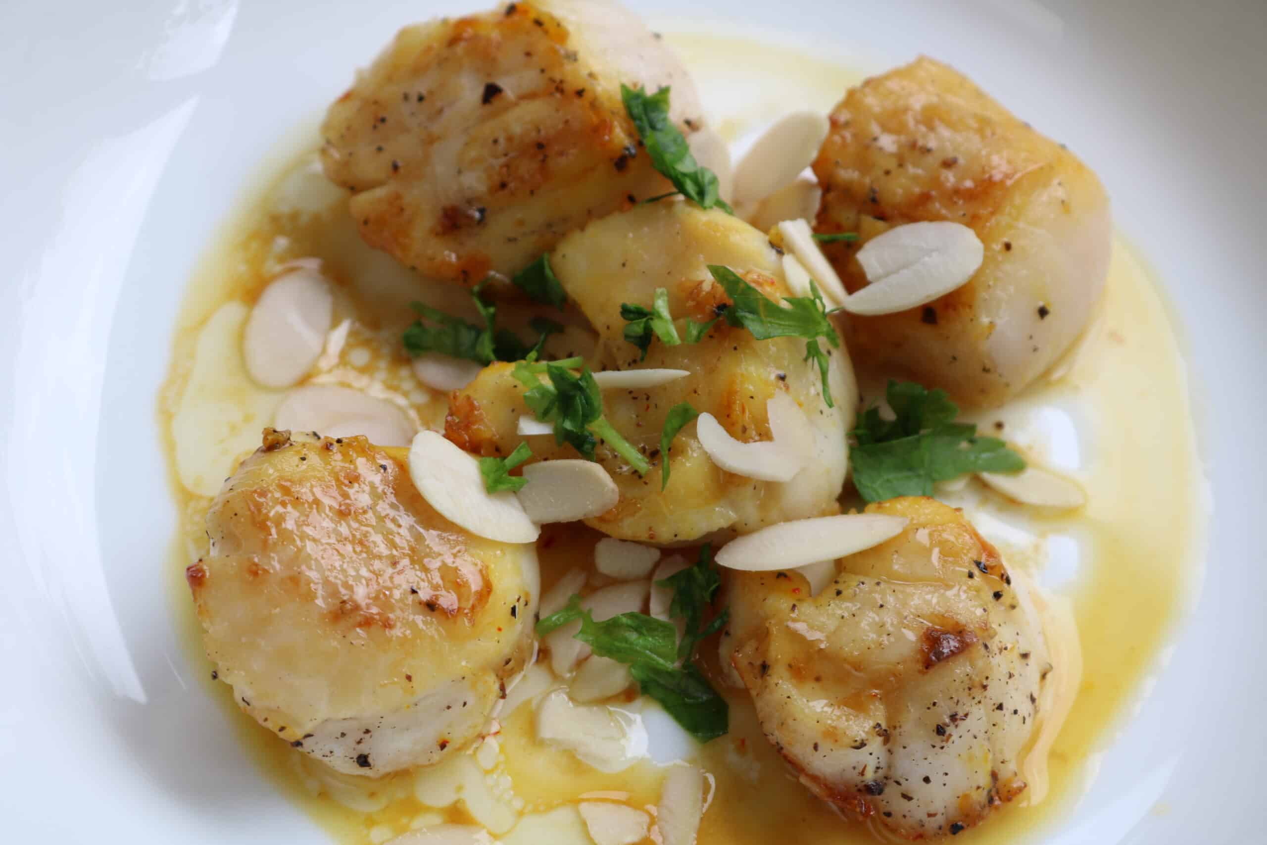 scallops in saffron butter