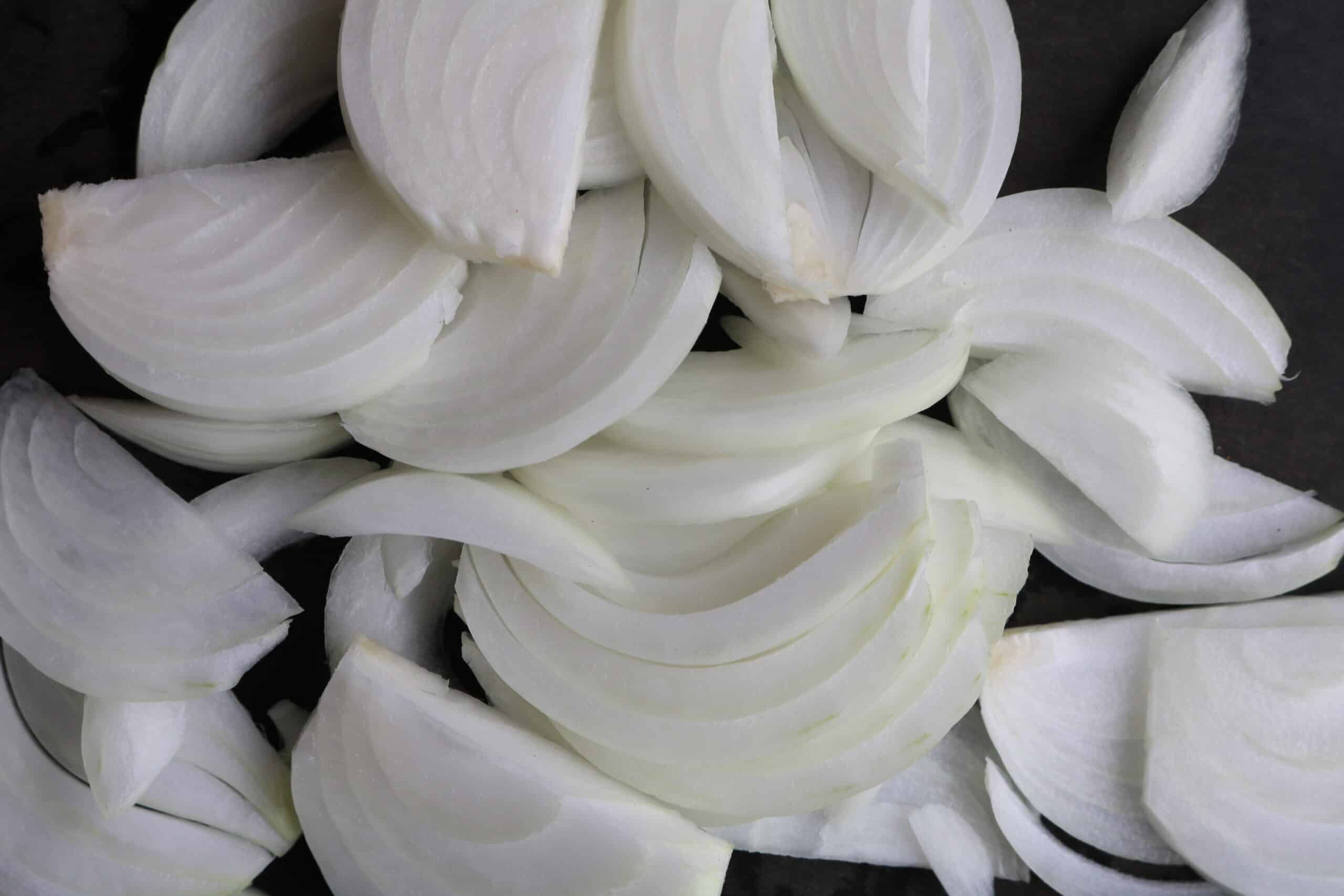 sliced onions