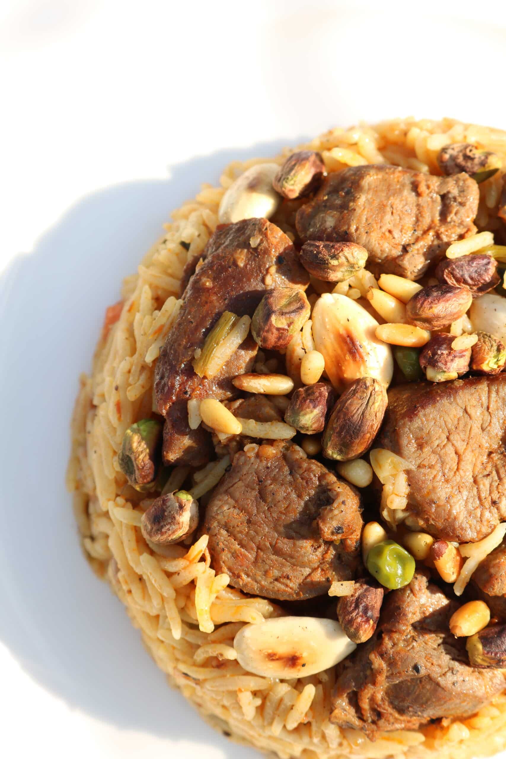 kabsa middle eastern meat and rice dish