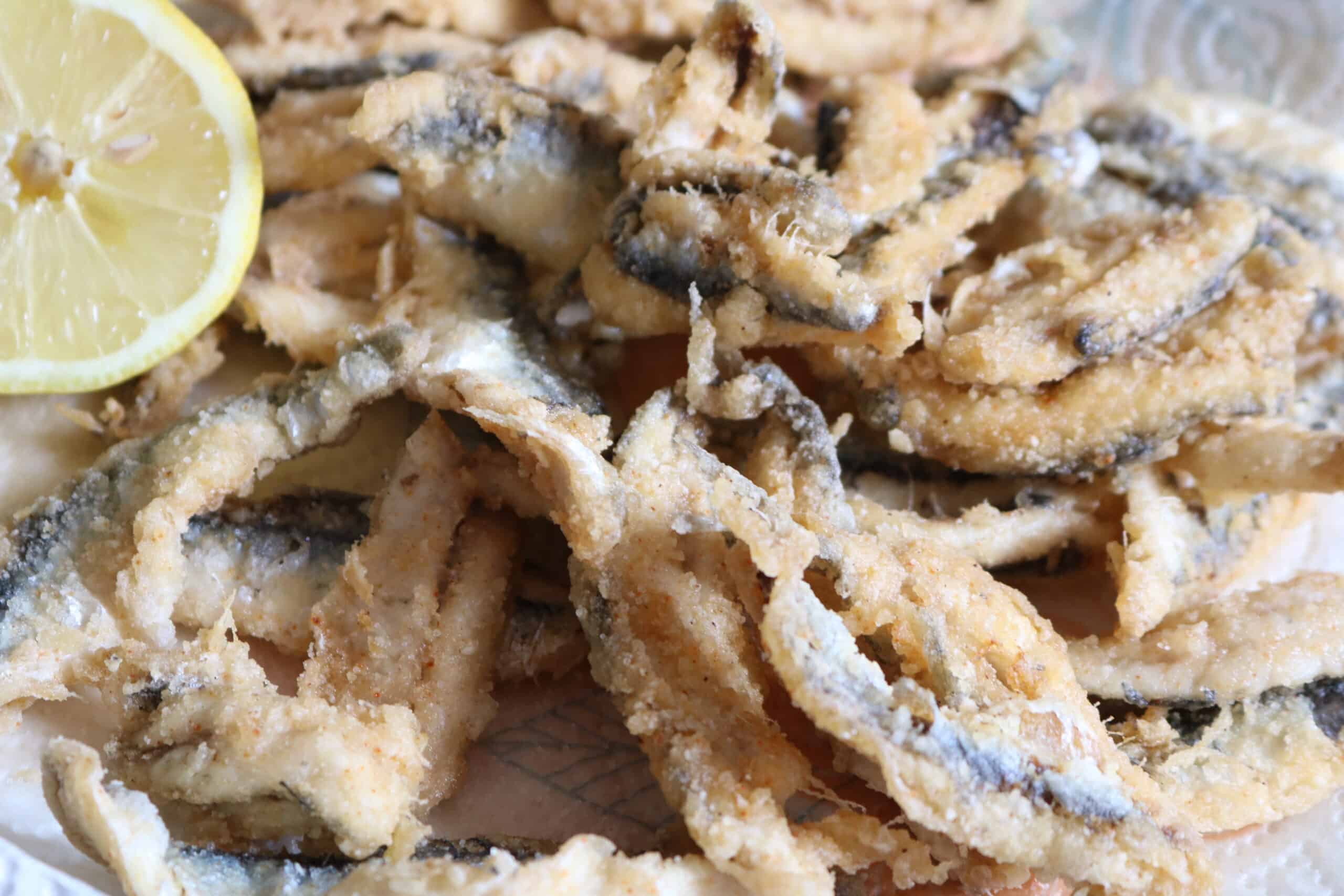 fried anchovies