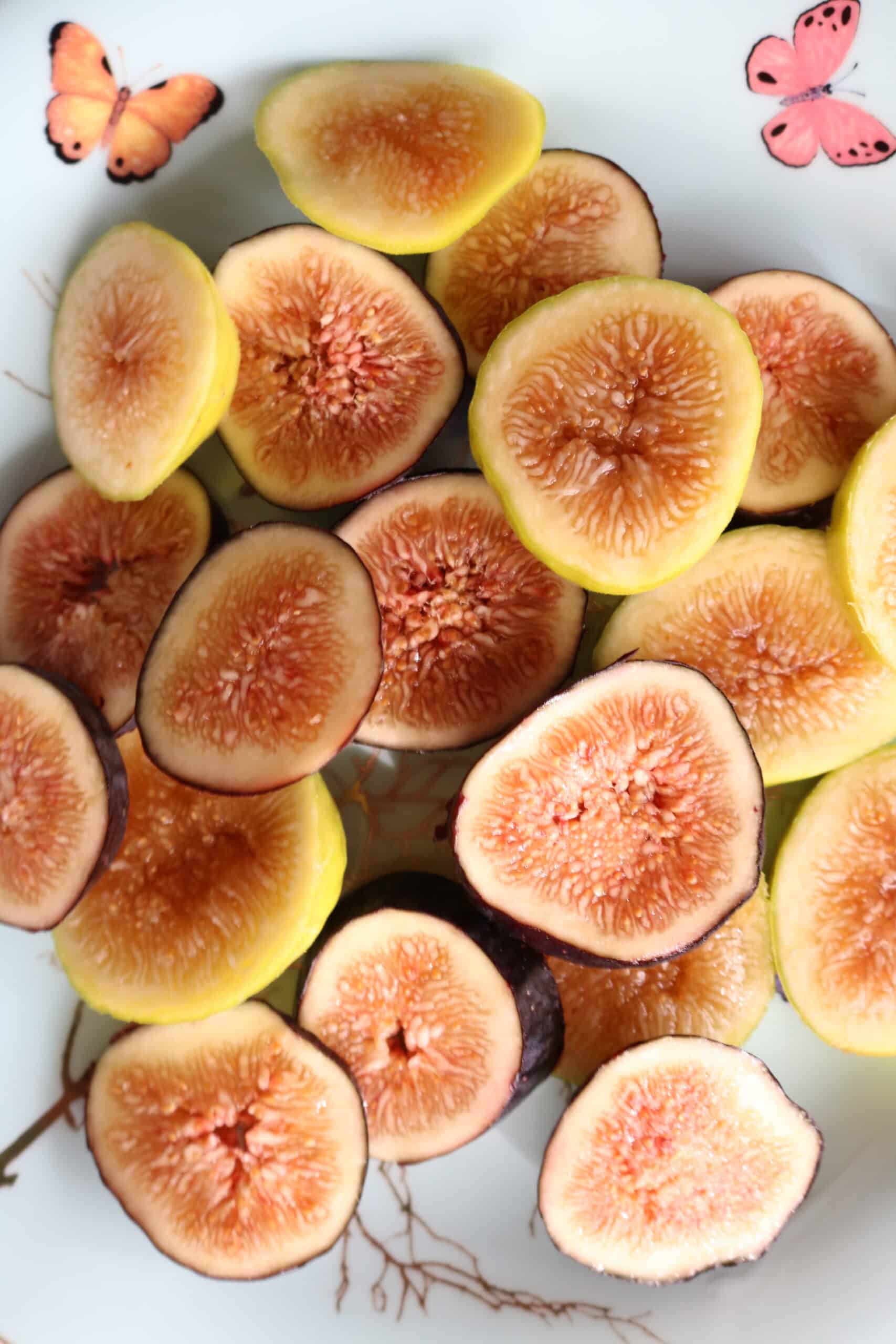 sliced figs